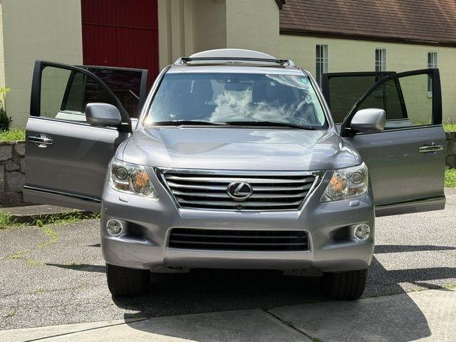 Lexus LX 570 Sport Utility 2011
