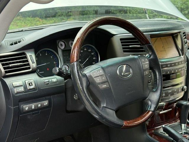 Lexus LX 570 Sport Utility 2011
