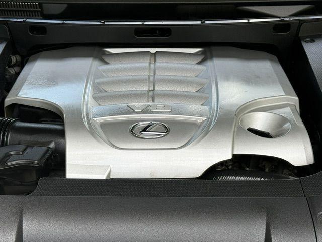 Lexus LX 570 Sport Utility 2011