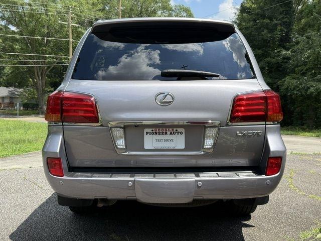 Lexus LX 570 Sport Utility 2011
