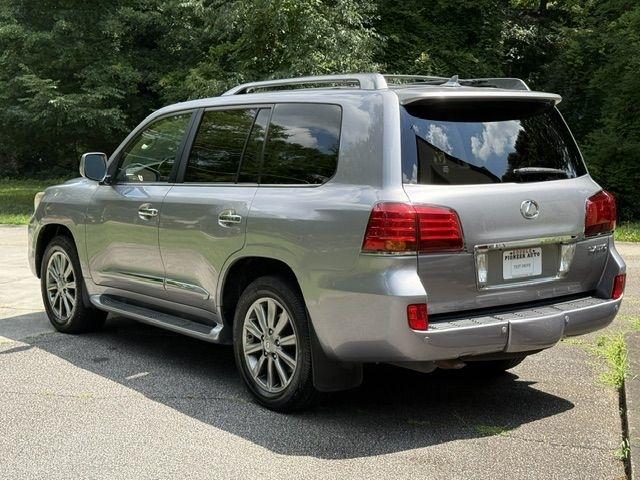 Lexus LX 570 Sport Utility 2011