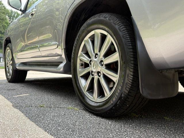 Lexus LX 570 Sport Utility 2011