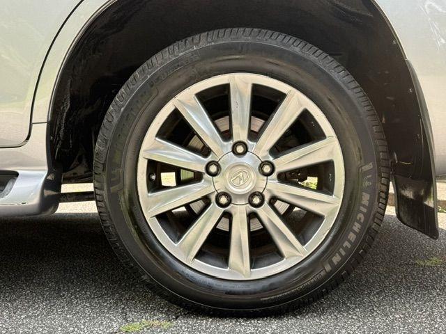 Lexus LX 570 Sport Utility 2011