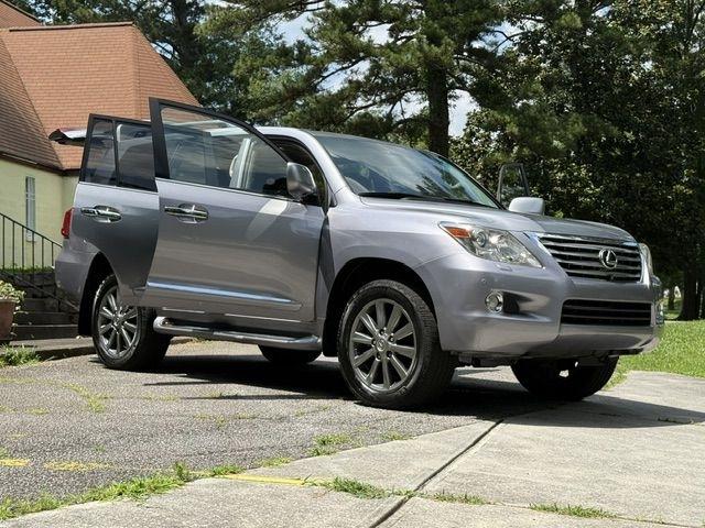 Lexus LX 570 Sport Utility 2011