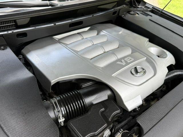Lexus LX 570 Sport Utility 2011