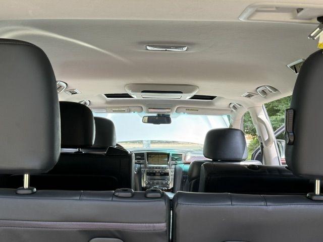 Lexus LX 570 Sport Utility 2011