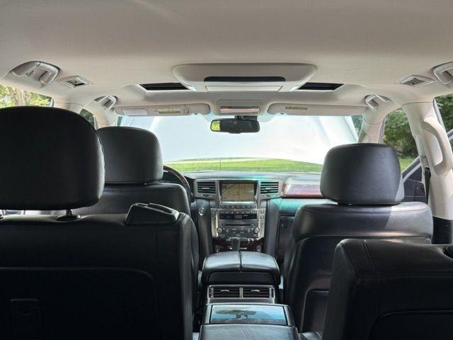 Lexus LX 570 Sport Utility 2011