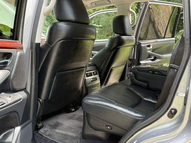 Lexus LX 570 Sport Utility 2011