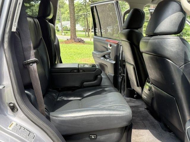 Lexus LX 570 Sport Utility 2011