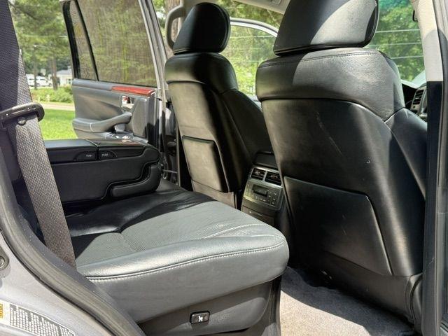 Lexus LX 570 Sport Utility 2011
