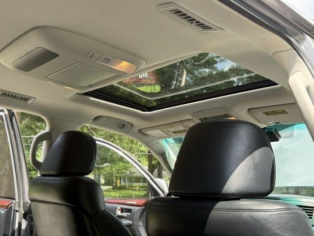 Lexus LX 570 Sport Utility 2011