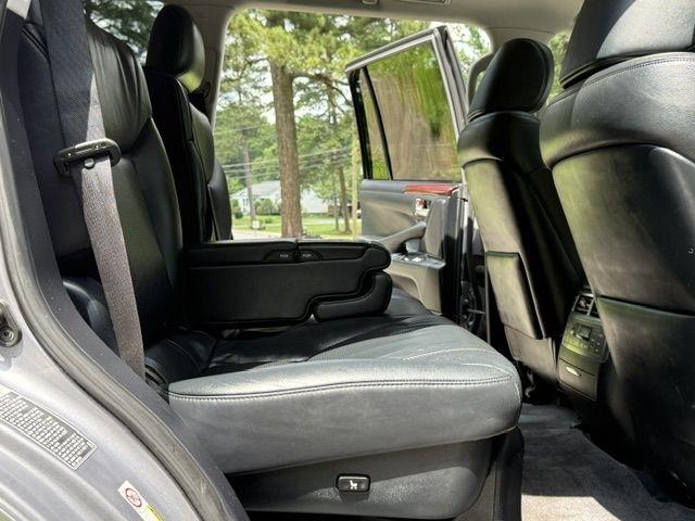 Lexus LX 570 Sport Utility 2011