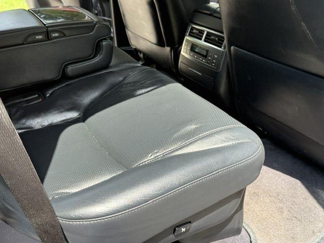 Lexus LX 570 Sport Utility 2011