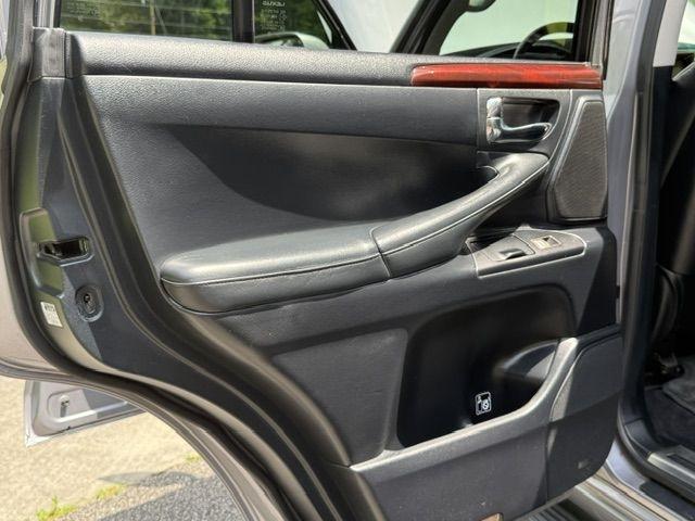 Lexus LX 570 Sport Utility 2011