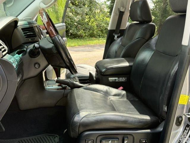 Lexus LX 570 Sport Utility 2011