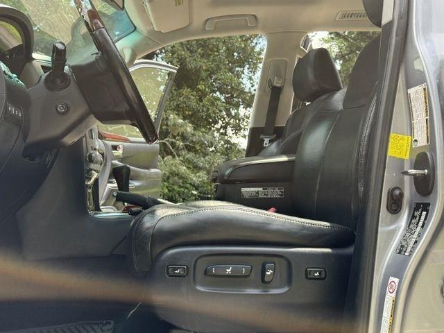 Lexus LX 570 Sport Utility 2011