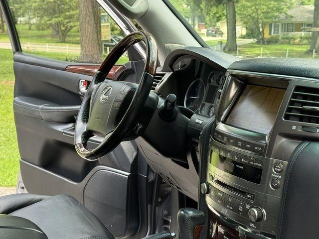 Lexus LX 570 Sport Utility 2011