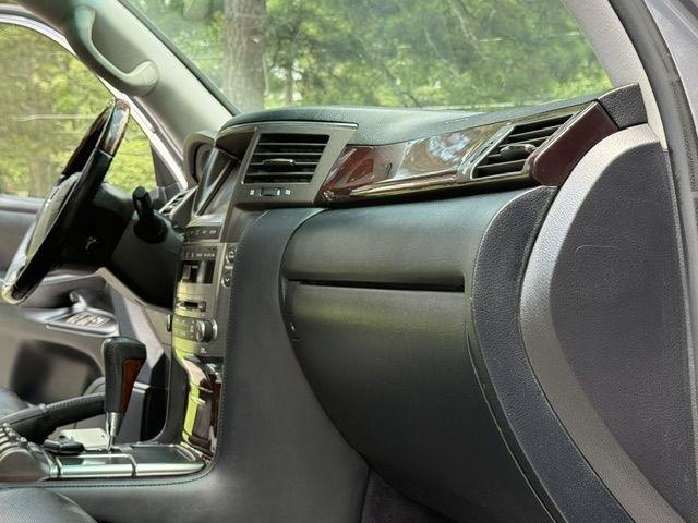 Lexus LX 570 Sport Utility 2011