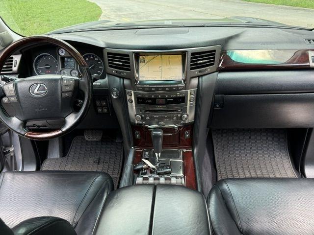 Lexus LX 570 Sport Utility 2011
