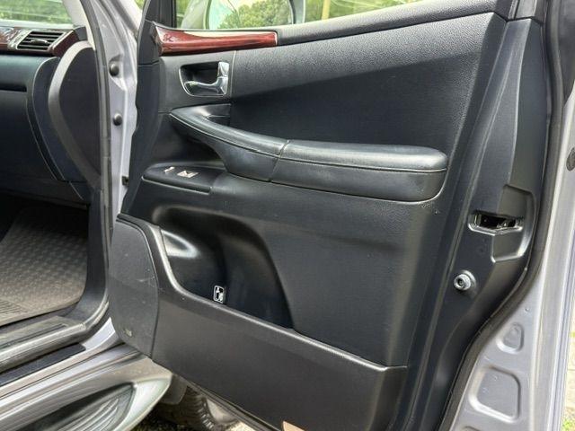 Lexus LX 570 Sport Utility 2011
