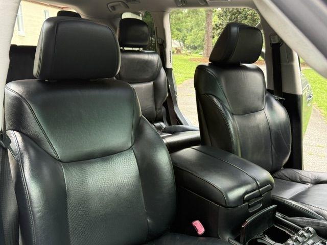 Lexus LX 570 Sport Utility 2011