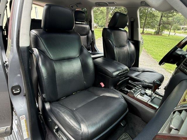 Lexus LX 570 Sport Utility 2011