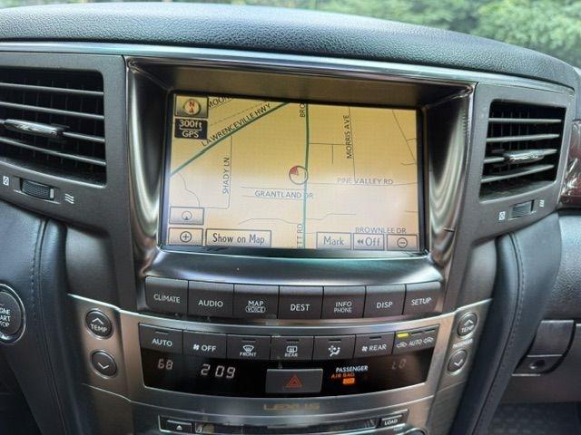 Lexus LX 570 Sport Utility 2011