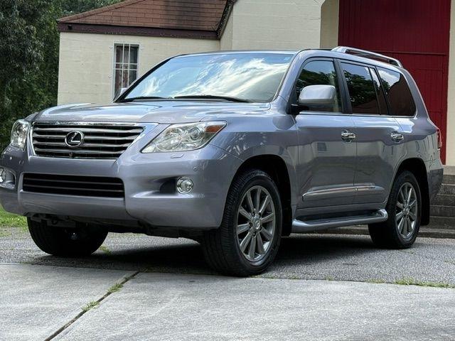 Lexus LX 570 Sport Utility 2011