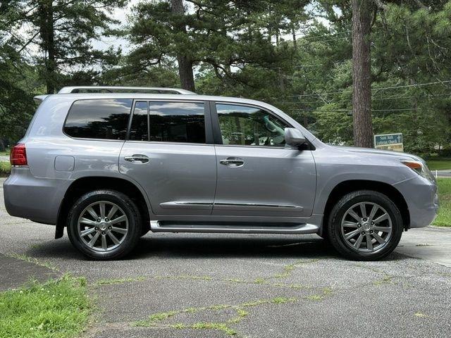 Lexus LX 570 Sport Utility 2011