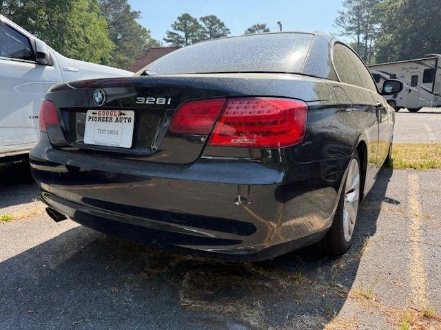 BMW 3-Series 328i Convertible - SULEV 2011