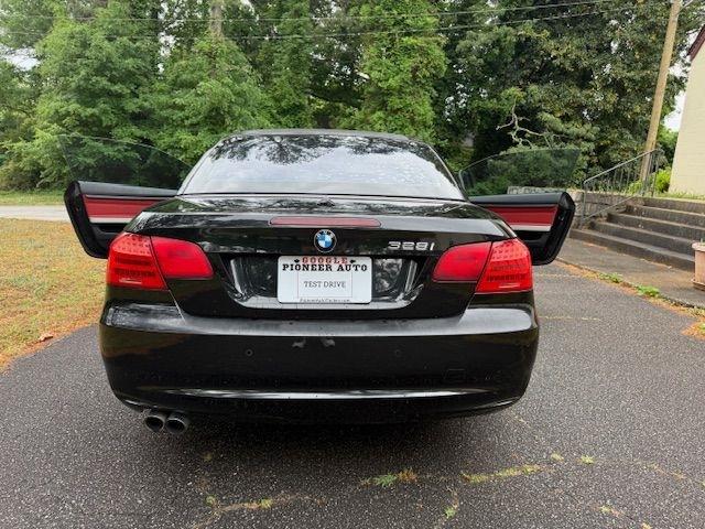 BMW 3-Series 328i Convertible - SULEV 2011