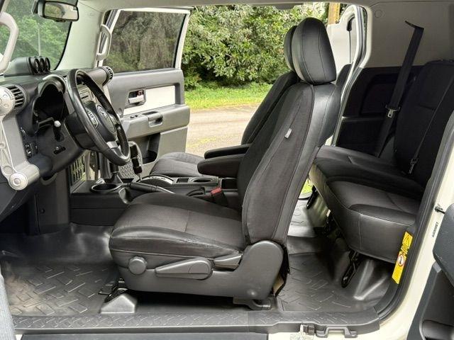 Toyota FJ Cruiser 4WD AT 2010