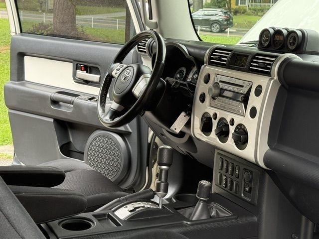 Toyota FJ Cruiser 4WD AT 2010