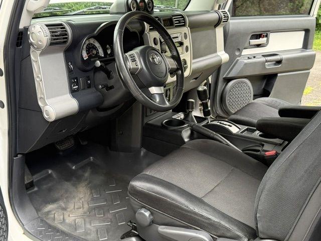 Toyota FJ Cruiser 4WD AT 2010