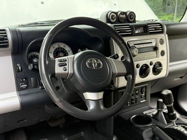 Toyota FJ Cruiser 4WD AT 2010