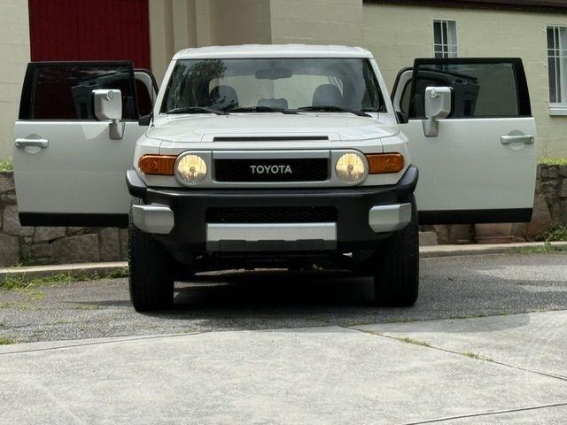 Toyota FJ Cruiser 4WD AT 2010