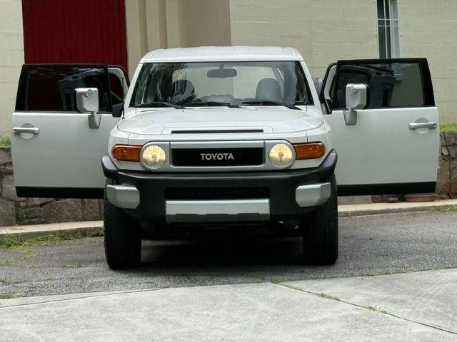 Toyota FJ Cruiser 4WD AT 2010