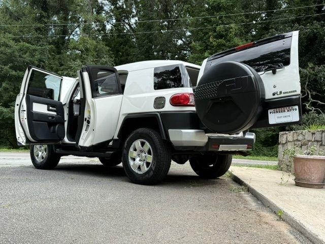 Toyota FJ Cruiser 4WD AT 2010