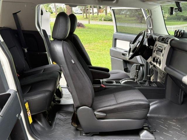 Toyota FJ Cruiser 4WD AT 2010