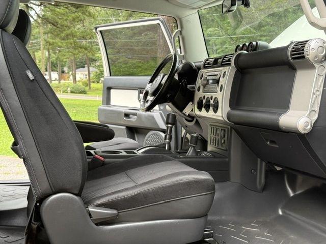 Toyota FJ Cruiser 4WD AT 2010