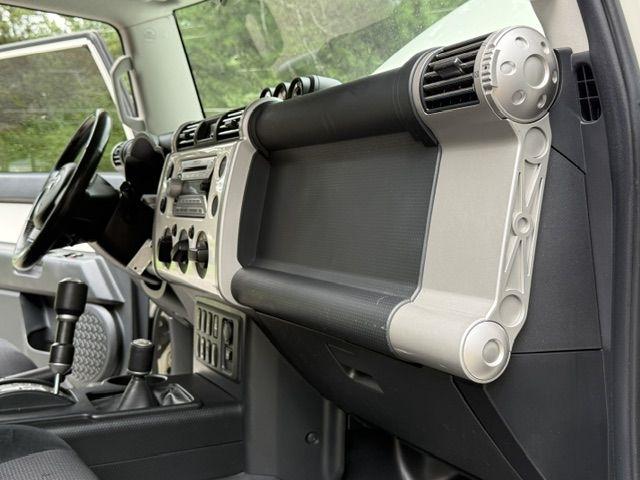 Toyota FJ Cruiser 4WD AT 2010