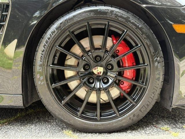 Porsche Panamera GTS 2013