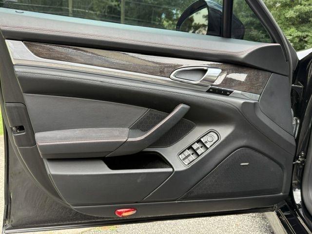 Porsche Panamera GTS 2013