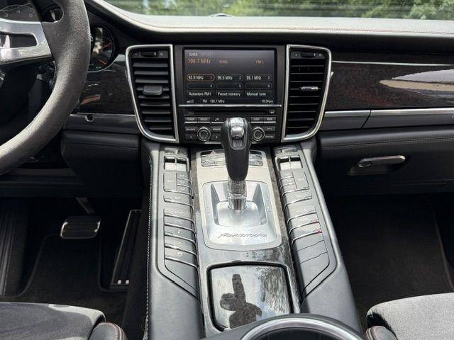Porsche Panamera GTS 2013