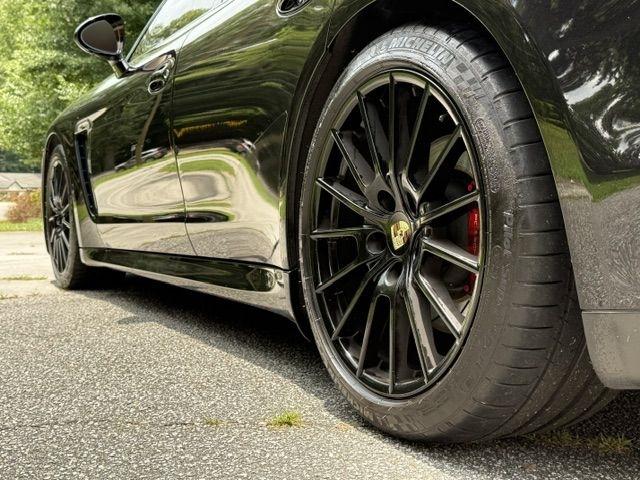 Porsche Panamera GTS 2013