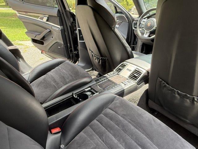 Porsche Panamera GTS 2013