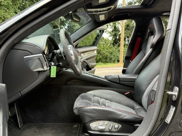 Porsche Panamera GTS 2013