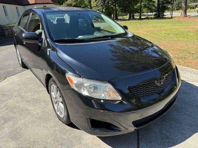 Toyota Corolla Base 5-Speed MT 2010
