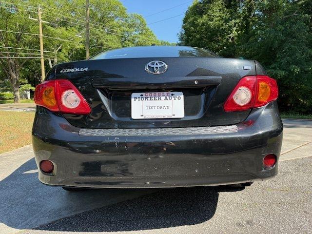 Toyota Corolla Base 5-Speed MT 2010