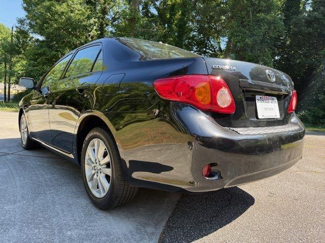 Toyota Corolla Base 5-Speed MT 2010